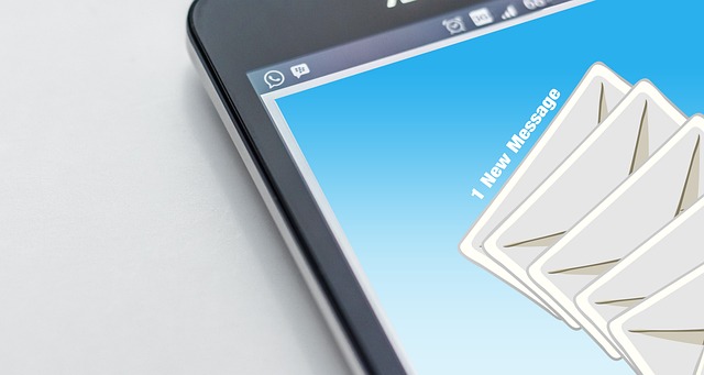handy mit email briefumschlägen